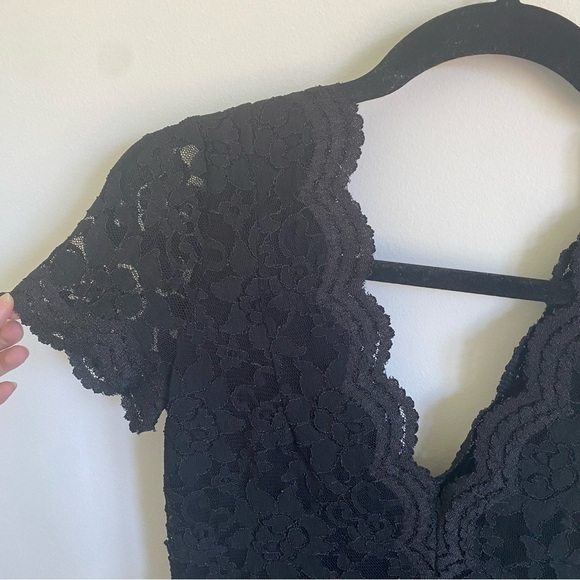 Kimchi Blue Lace V-Neck Mini Little Dress LBD in Black • S Small - Picture 2 of 7